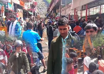 उत्तराखंड में भारी बारिश और लेंड स्लाइड, फिर रोकी गई केदारनाथ यात्रा