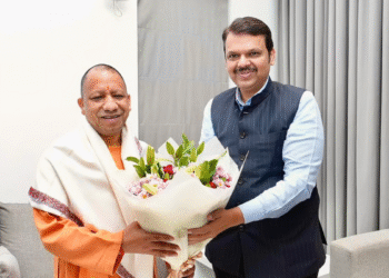 सीएम योगी ने दी देवेंद्र फडणवीस को जन्मदिन की शुभकामनाएं