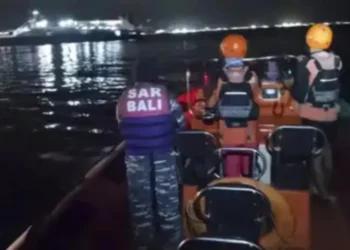 पानी में डूबा यात्रियों से भरा जहाज, चार की मौत, 38 लापता