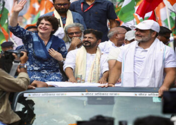 वोटर अधिकार यात्रा में बोले राहुल गांधी- निजी हमले करना आरएसएस की शैली