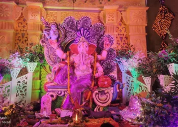 पंडालों में विराजे गणपति बप्पा, जयकारों से गूंजा रामगंज कस्बा