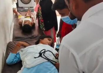 गर्मी की मार से स्कूल में बेहोशी का सन्नाटा, सात छात्राएं बेहोश, एक की हालत नाजुक