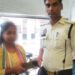 महिला का खोया मोबाइल लौटाकर यातायात सिपाही ने जीता दिल