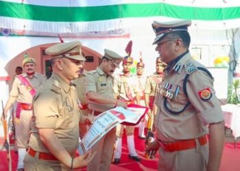 इंस्पेक्टर मड़ियांव शिवानंद मिश्रा समेत कई को सराहनीय सेवा सम्मान