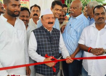 लखनऊ-वाराणसी हाईवे पर मानस फिलिंग स्टेशन का शुभारंभ, सांसद किशोरी लाल शर्मा ने किया उद्घाटन