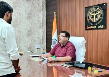 जिलाधिकारी ने जनसुनवाई में सुनीं जनता की समस्याएं, अधिकारियों को दिए गुणवत्तापूर्ण निस्तारण के निर्देश