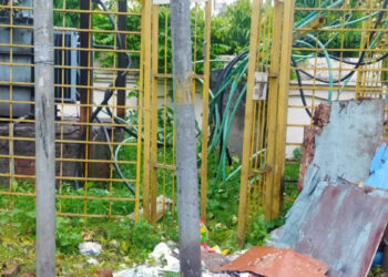 बारिश में खुले ट्रांसफार्मर और तारों से जान का खतरा, हादसों का इंतजार कर रही व्यवस्था