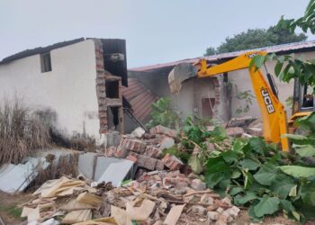 17 साल की अनदेखी के बाद श्रीरामस्वरूप यूनिवर्सिटी पर चला बुलडोजर