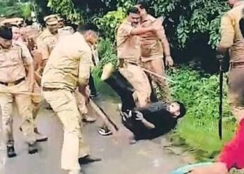 श्रीराम स्वरूप यूनिवर्सिटी में उपजे बवाल पर पुलिस अफसरों पर गिरी गाज