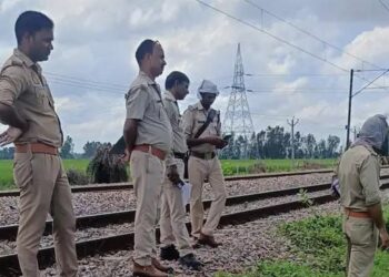 रेलखंड पर मिला महिला का शव, टिकट से होगी पहचान
