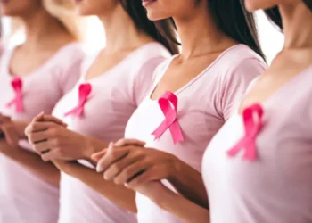 30 की उम्र तक शादी, 35 तक मां बनने से कम होता स्तन कैंसर का जोखिम