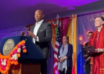 अमेरिका के शहरों में दिवाली की धूम: न्यूयॉर्क मेयर ने की मेजबानी