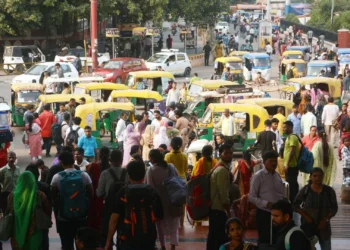 दीपावली छुट्टियां खत्म होते ही काम पर वापस लौटने लगे लोग