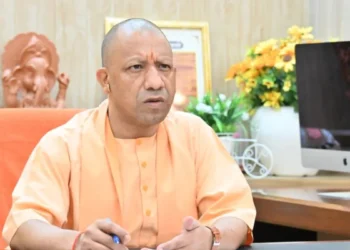 मुख्यमंत्री का स्वदेशी दीपावली पर ज़ोर, कहा खुफिया तंत्र बढ़ाए सक्रियता और पुलिस बल हर स्तर पर रहे अलर्ट