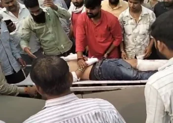 दिनदहाड़े गोलियों की तड़तड़ाहट से दहला बांदा-टांडा हाईवे, कार सवार बदमाशों ने युवक पर बरसाईं गोलियां