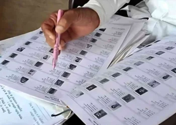 भरतनगर समेत कई मोहल्लों के मतदाता जमा नहीं कर रहे फॉर्म, पार्षद ने संभाला मोर्चा