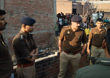 फावड़े से बेरहमी से हत्या: आगरा में नौकर ने महिला को उतारा मौत के घाट