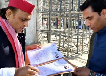 एसआईआर प्रक्रिया अमानवीय, बीएलओ पर बढ़ रहा दबाव: अखिलेश यादव