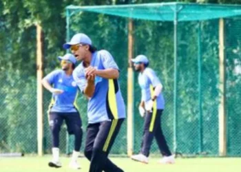 मुंबई टीम हैट्रिक जीत की तैयारी में, इकाना स्टेडियम में जोरदार अभ्यास