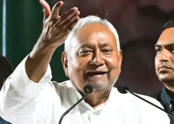 नीतीश सरकार ने ली शपथ, एनडीए की वापसी की पटकथा दिल्ली के दो पते पर लिखी गई