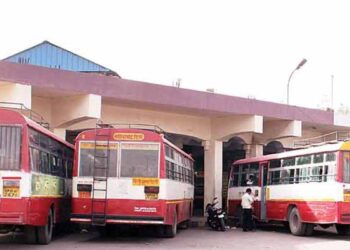 आगरा बस स्टैंड में धमाके की अफवाह से मची अफरातफरी