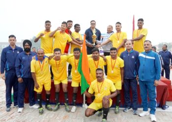 63वीं बटालियन ने रोमांचक फाइनल में 239 बटालियन को हराकर फुटबॉल टूर्नामेंट  में जीती ट्रॉफी