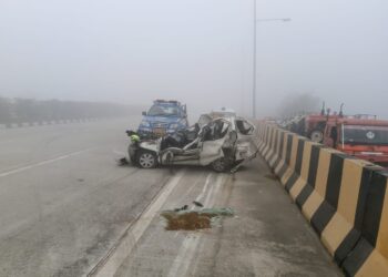 घने कोहरे में आपस में भिड़े सात वाहन, दो की मौत 18 घायल