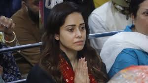 महाकाल के दरबार में नुसरत भरूचा, भस्म आरती में हुईं शामिल तो आग बबूला हुए मौलाना