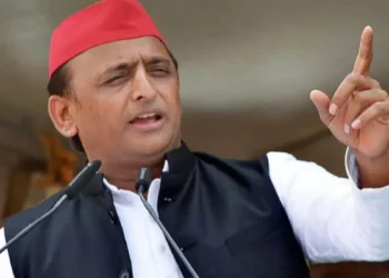 लखनऊ, कन्नौज, इटावा और वाराणसी में मिलिट्री स्कूल खोले जाने चाहिए : अखिलेश