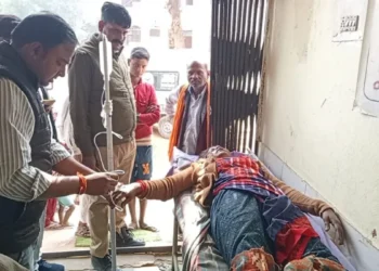 धोखे से आहत युवती ने खाया जहर, गंभीर हालत में अस्पताल में चल रहा इलाज