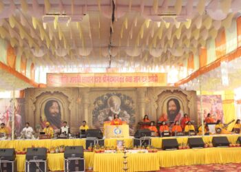 भागवत कथा ज्ञान यज्ञ में उमड़ा भक्ति रस, ईश्वर दर्शन पर प्रवचन