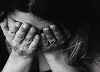 सरकारी शिक्षक का बड़ा कारनामा, छात्रा ने लगाए गंभीर आरोप