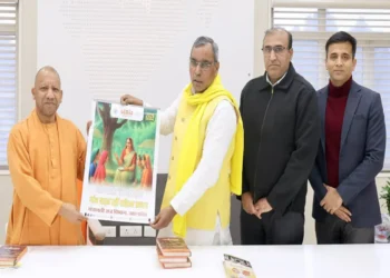 अब गांव में बनेगा आधार, योगी सरकार ने 1000 ग्राम पंचायतों में शुरू किए सेवा केंद्र