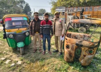 वाहन चोरी करने वाला अभियुक्त गिरफ्तार, चोरी के पार्ट्स लगे ऑटो की बरामदगी