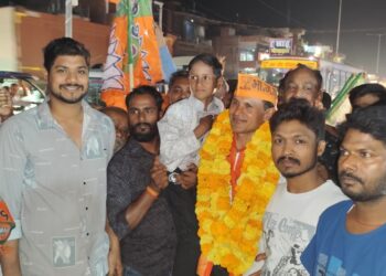 जिला उपाध्यक्ष बनने पर क्षेत्र में खुशी की लहर, व्यापारियों ने किया भव्य स्वागत