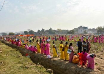 काशी ने रचा इतिहास: एक घंटे में 2.51 लाख पौधरोपण, चीन का रिकॉर्ड टूटा