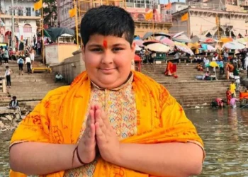 दिल्ली में बाल कथावाचक अभिनव अरोड़ा की कार पर हमला