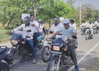 स्कूल चलो अभियान जागरूकता: बाइक और ई-रिक्शा रैली से नामांकन का संदेश