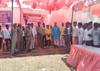 भीम जयंती पर शर्बत वितरण का आयोजन, शोभा यात्रा में उमड़ा जनसैलाब