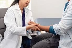 ऑटोइम्यून बीमारियों को लेकर विशेषज्ञों की चेतावनी, लक्षणों को न करें नजरअंदाज