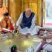 महादेव की शरण में पीएम: काशी में भव्य रोड शो के बाद प्रधानमंत्री ने बाबा विश्वनाथ के दरबार में टेका मत्था
