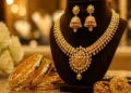 सोने-चांदी में ऐतिहासिक उछाल: ₹1.60 लाख के पार हुआ 24 कैरेट सोना, चांदी ₹2.74 लाख प्रति किलो