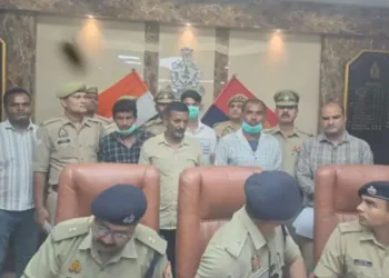 मेरठ में सुरंग के जरिए चल रही अवैध हथियार फैक्ट्री का भंडाफोड़