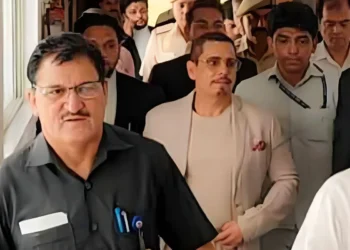 शिकोहपुर जमीन सौदा:  प्रियंका गांधी के पति रॉबर्ट वाड्रा को मिली जमानत