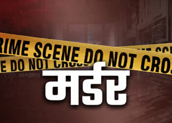 घर के बाहर सो रहे बुजुर्ग की धारदार हथियार से हत्या