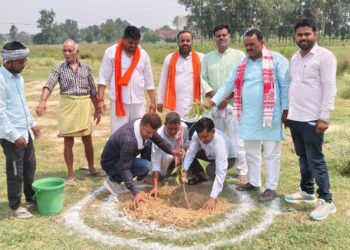 मातृ शक्ति को नमन और प्रकृति को जीवन: सोहावल में गूंजा “एक पेड़ माँ के नाम” का संदेश