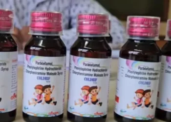 कफ सिरप की धड़ल्ले से बिक्री पर केंद्र की बड़ी रोक, अब बिना डॉक्टर की पर्ची नहीं मिलेगी दवा