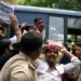 लखनऊ में छात्र आक्रोश का फूटा घड़ा: नीट पेपर लीक के खिलाफ उग्र प्रदर्शन