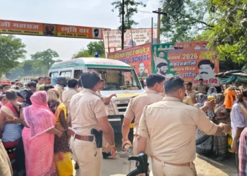 लखनऊ के माल में सड़क हादसे में घायल महिला की मौत, शव रखकर प्रदर्शन से डेढ़ घंटे जाम